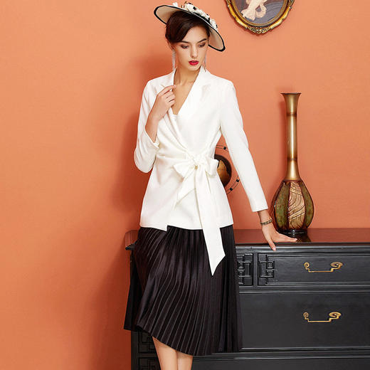 IWY/白色长袖西装黑色百褶裙套装C925+ 商品图2