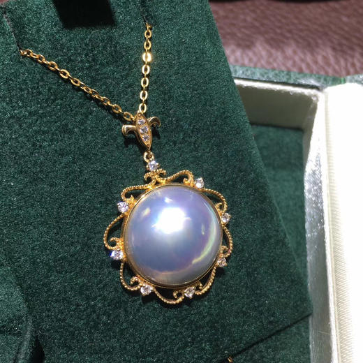 炫彩星空蓝马贝吊坠18k金镶嵌日本海水蓝马贝j外围21mm左右镜面光泽皮