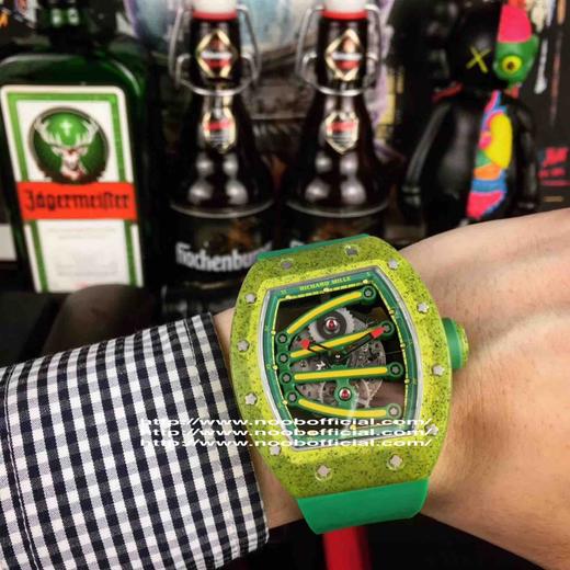 ®理查德米勒RICHARD MILLE RM 59-01 是对Richard Mille钟爱的酒桶型表壳的全新诠释,亦是创新的演绎。直径为50 x 42 x 15毫米，进口绿黄色特殊聚合物表壳 商品图11