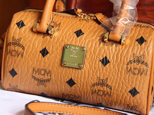 14,有的mcm波士顿包在于2021年首次发售,包包鉴于其他类型尺寸,非常