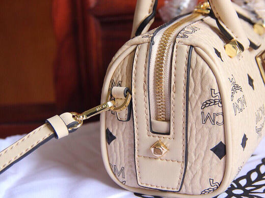 夏日特价480mcm迷你波士顿枕头包款号30199轻盈小巧定制原版pvc配牛皮