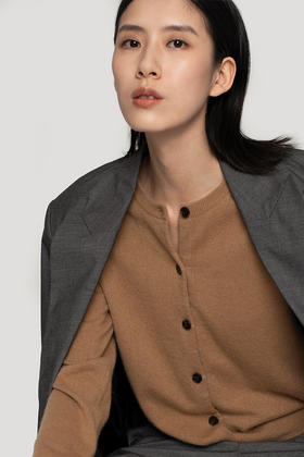 2020经典款女士纯山羊绒间条圆领开衫