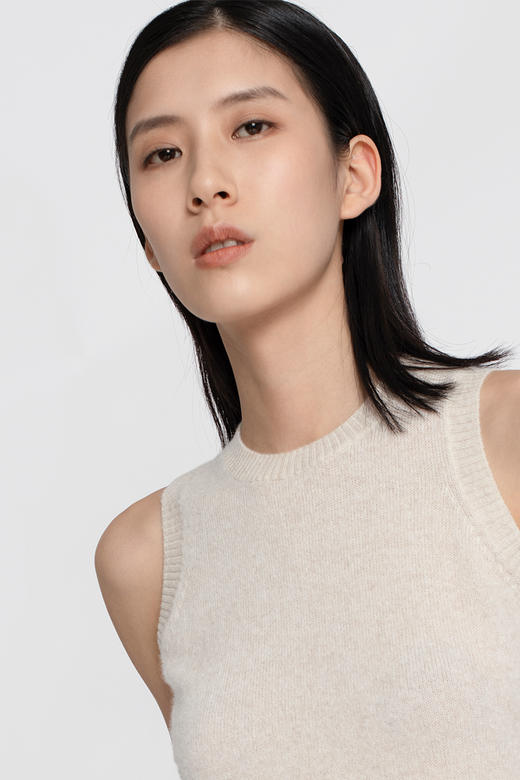 2020设计款女士纯山羊绒稀针背心 商品图0