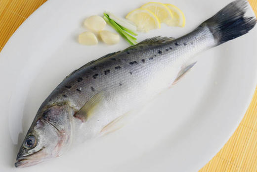 海鲜礼盒价值499元本地大黄花2条野生鲈鱼1条野生金昌鱼1条野生偏口鱼