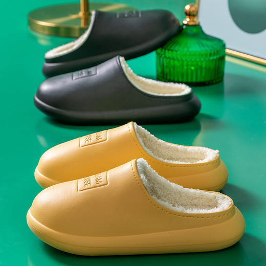 【轻盈防水 舒适保暖 防水耐脏 加厚鞋跟 易清洗鞋面】秋冬新款EVA软底防水防滑情侣厚底棉拖鞋 商品图1