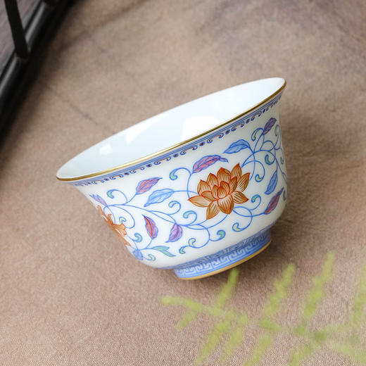宝瓷林蓝料珐琅彩花卉杯 商品图2