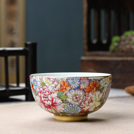 宝瓷林粉彩金地万花杯 商品图2