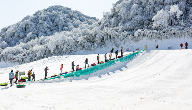 【925直播专场】(预售秒杀)金佛山西坡滑雪场滑雪票68元/2小时(仅限周