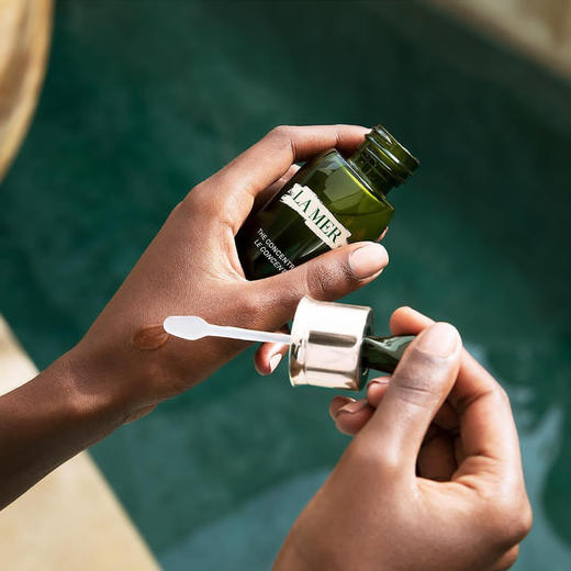 法国 LA MER海蓝之谜 浓缩紧致保湿修护精华 50ml 商品图2