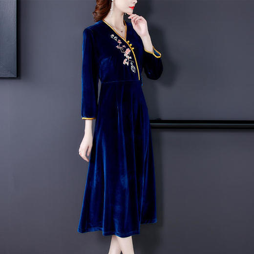 AHM-yslg8368新款时尚气质金丝绒连衣裙 商品图1