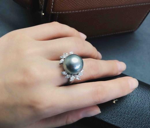 RETRO系列 钻石和铂金灰色大溪地珍珠戒指 商品图2