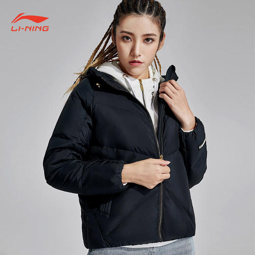 李宁羽绒服女冬修身短款连帽轻便保暖舒适白鸭绒运动外套aymn056