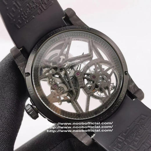 BBR再度挑战制表极限，全新罗杰杜彼碳纤维材质陀飞轮腕表面世了！EXCALIBUR（王者系列）型号DBEX0577； 商品图5