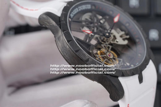 BBR再度挑战制表极限，全新罗杰杜彼碳纤维材质陀飞轮腕表面世了！EXCALIBUR（王者系列）型号DBEX0577； 商品图3