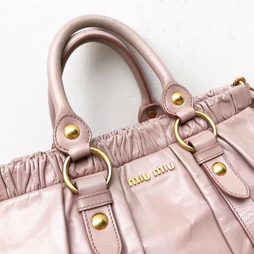 miumiu缪缪裸粉色褶皱手提包
