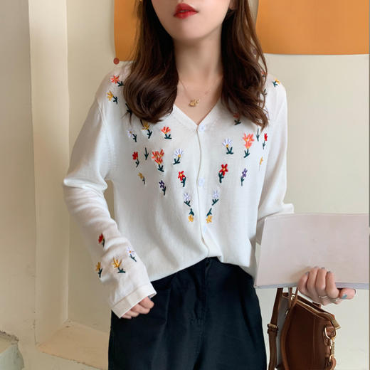 刺绣针织开衫长袖V领上衣 大码胖mm宽松显瘦打底衫秋装女外套 商品图3