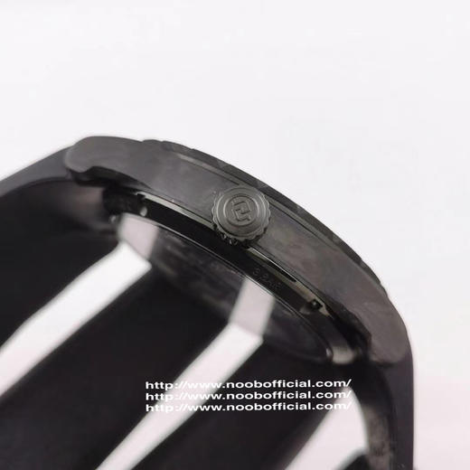 BBR再度挑战制表极限，全新罗杰杜彼碳纤维材质陀飞轮腕表面世了！EXCALIBUR（王者系列）型号DBEX0577； 商品图7