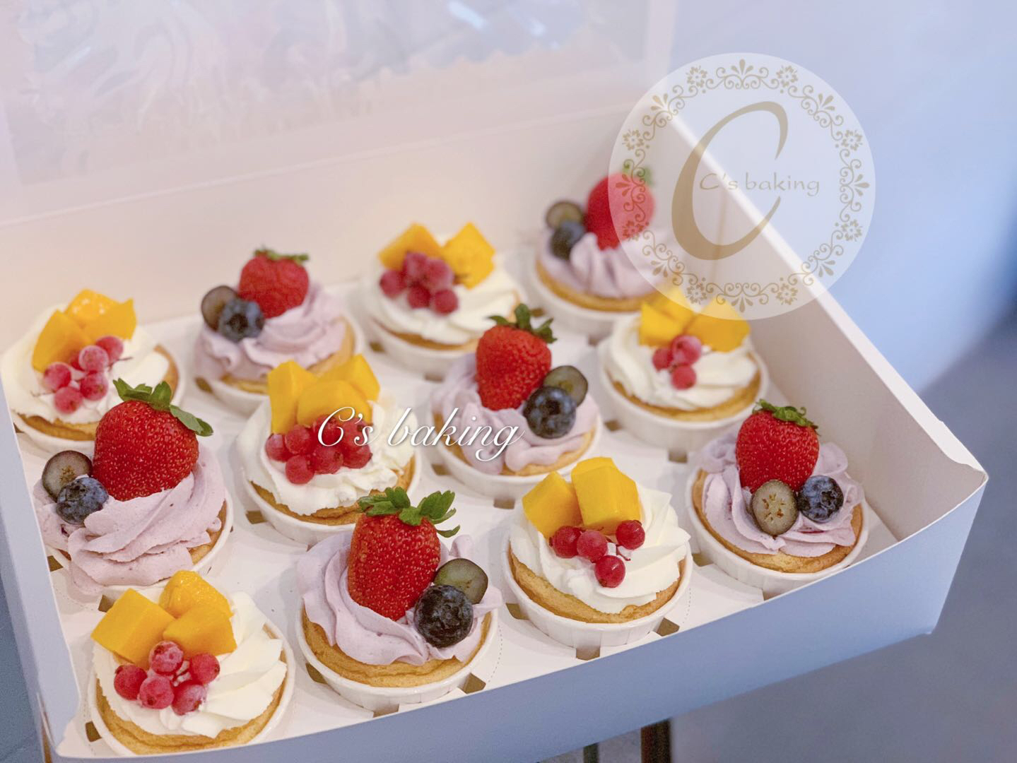 cupcake杯子蛋糕一盒12个（A款 莓果忌廉X原味忌廉）（需提前2天预订！）（默认自提，收费配送请联系客服）