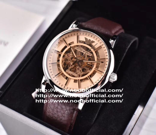 原厂老鼠货，支持专柜验货的，阿玛尼Armani 163000
型号：Ar1982
表壳：316L精钢
机芯：日本西铁城
表镜：强化矿物质玻璃
表带：进口牛皮
表扣：针扣
尺寸：43*11mm 商品图12