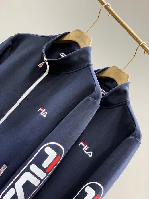 点此购买 斐乐男女款拉链针织开衫外套 左160221