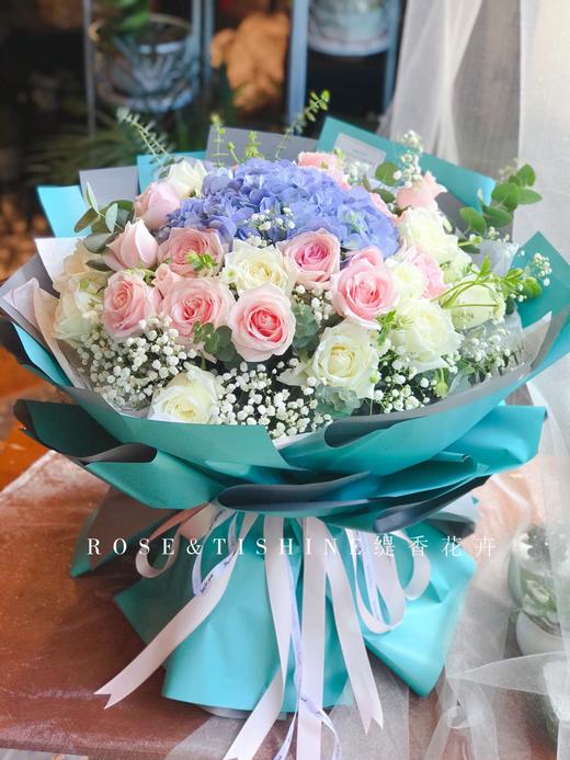 【幸福快乐围绕着你】绣球款时尚海派大花束 商品图0