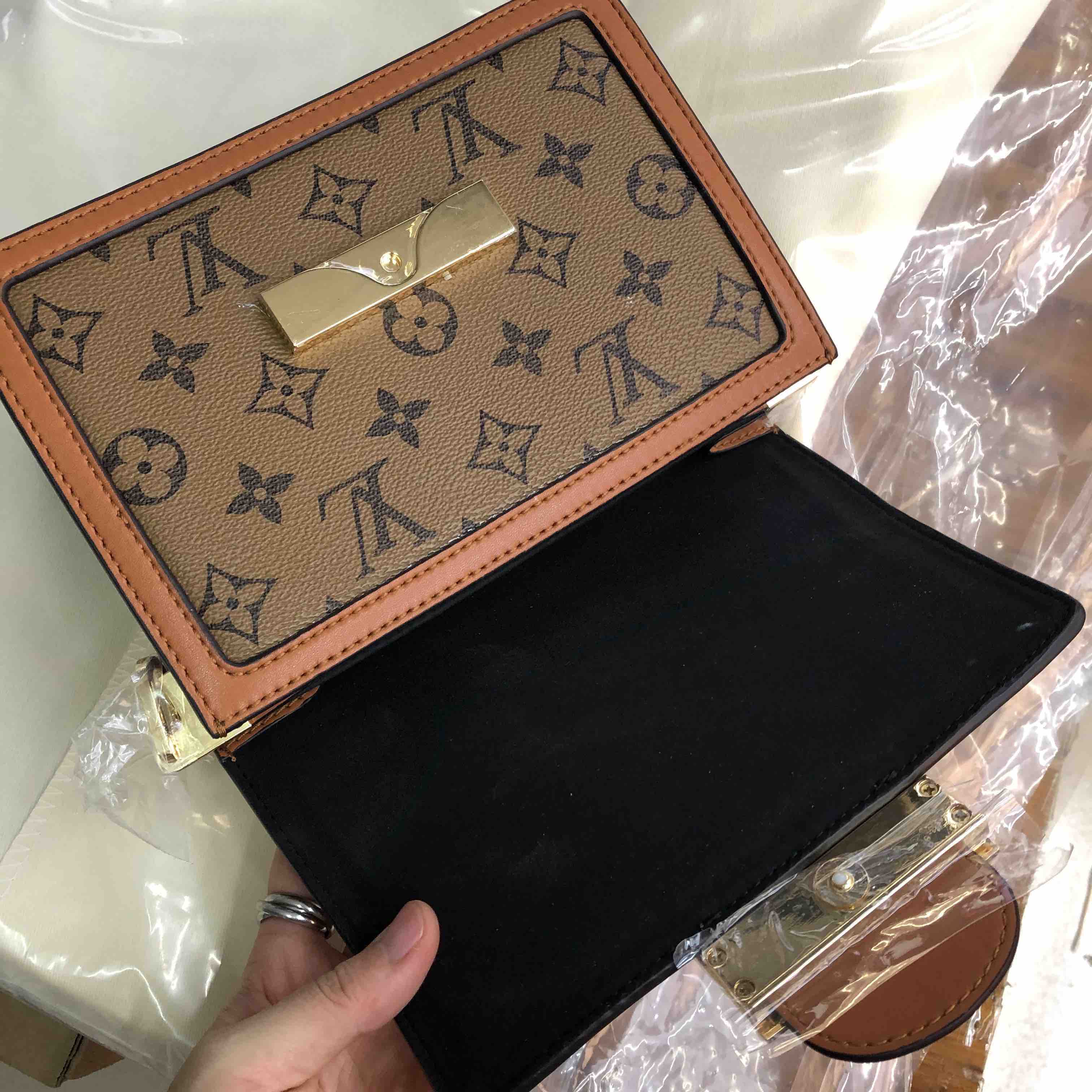 驴家达芙妮邮差包小号