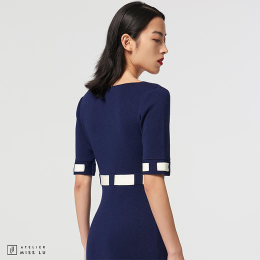 【冬日轨迹 】AtelierMissLu设计师方领藏蓝绵羊毛修身高弹连衣裙 商品图1