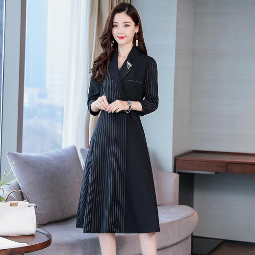 WZNH-ZYQL72时尚潮流舒适简约条纹中长款长袖连衣裙 商品图2