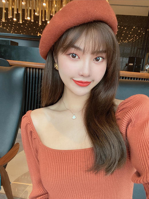 【宝格丽1:1高定复刻】简约的线条勾勒出纤细的脖颈 轻盈扇面项链（非质量问题不支持退换） 商品图3