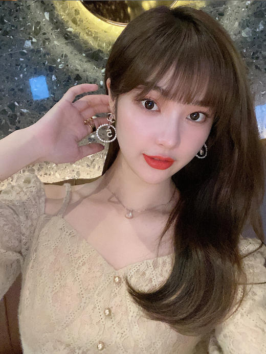 【宝格丽1:1高定复刻】简约的线条勾勒出纤细的脖颈 轻盈扇面项链（非质量问题不支持退换） 商品图2