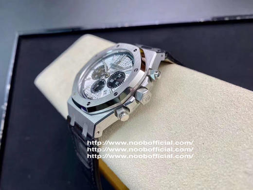 OM🔥V2🔥版来袭：爱彼皇家橡树26331计时系列 所有功能及位置均与原版一模一样，技术突破4大看点
【1】自主研发6时位走秒带日期2385机芯 日历盘上浮新亮点没有之一 商品图14