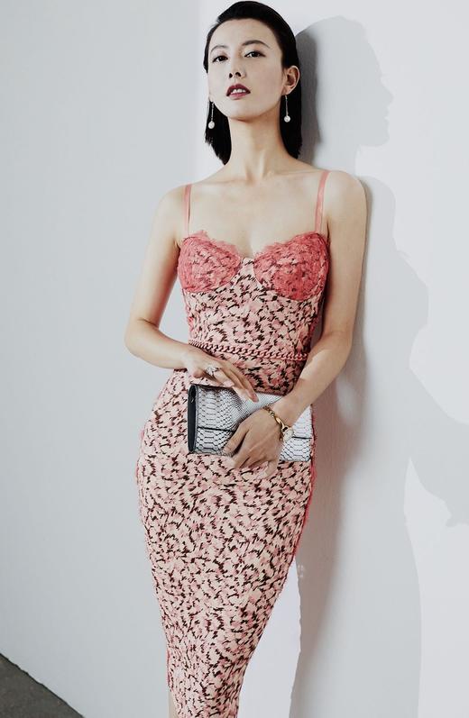 4203 “始于浪漫”豹纹连衣裙 
野性与浪漫兼具 职场 轻礼服颈袖添香 商品图8