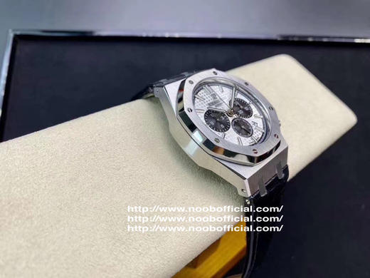 OM🔥V2🔥版来袭：爱彼皇家橡树26331计时系列 所有功能及位置均与原版一模一样，技术突破4大看点
【1】自主研发6时位走秒带日期2385机芯 日历盘上浮新亮点没有之一 商品图11