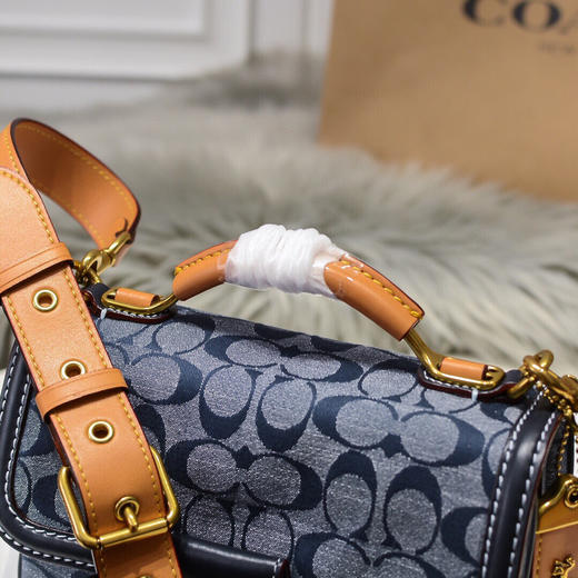 秋冬特价💰570 Coach蔻驰CHAMBRAY RILEY 22号顶部手柄手袋3630 午夜蓝色，面料手感细腻且轻盈透气。 商品图5