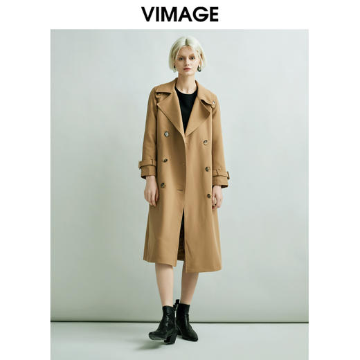 VIMAGE纬漫纪女装翻领经典显瘦收腰长款风衣外套VC2004006 商品图1