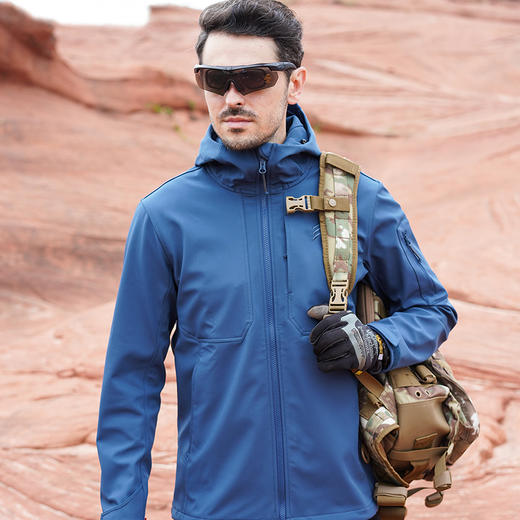 【硬核科技三防 强悍军工品质】鹰爪行动科技功能外套全新软壳冲锋衣plus 抓绒保暖 锁温防水 优选 新国货 商品图2