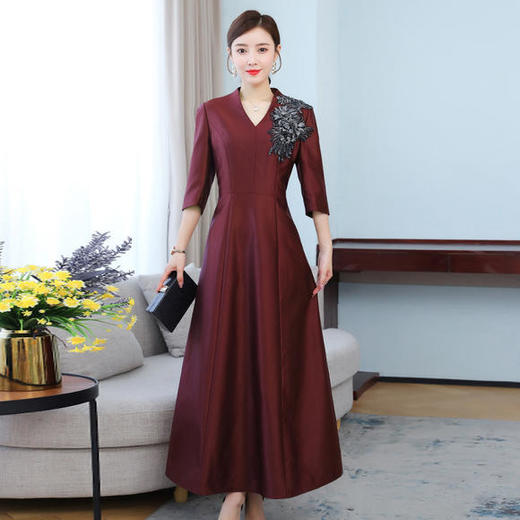 AHM-mdnz5383新款时尚优雅气质收腰显瘦V领七分袖长款连衣裙 商品图0