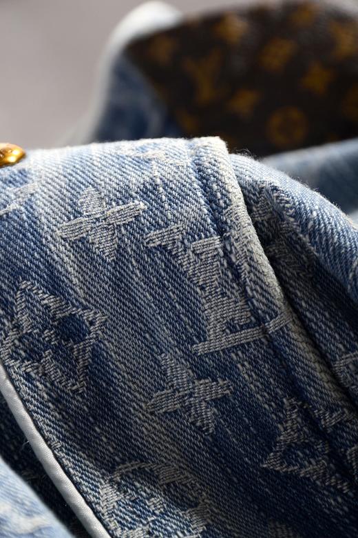 点此购买 lv女款老花牛仔夹克外套 诱160908