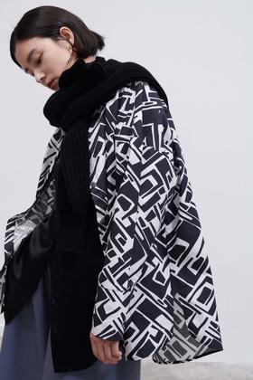 HIDEMI “我们做印花”特殊纸感几何桌椅剪影式印花廓形衬衫