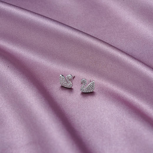 天鹅之晓-S925银珍珠耳钉【EM2032-XF】2010 商品图1