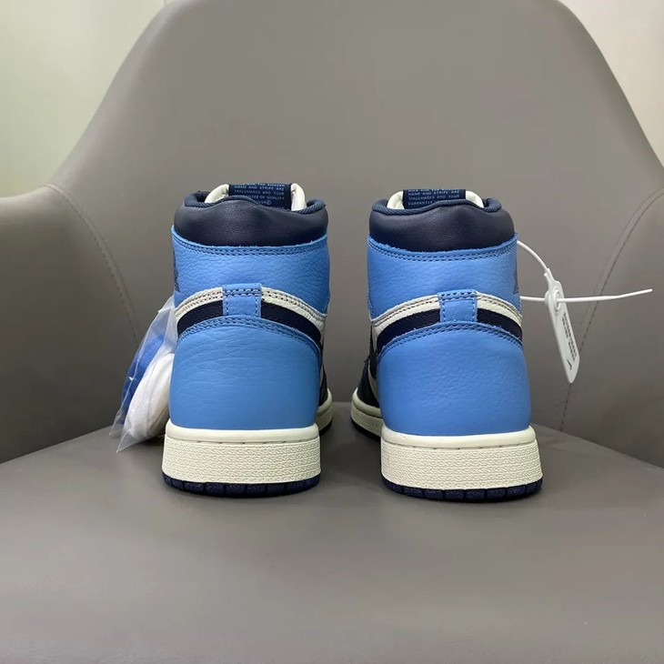 醉高版本aj1高帮黑耀石倒钩篮球鞋男女式情侣款头层牛皮黑蓝脚趾远