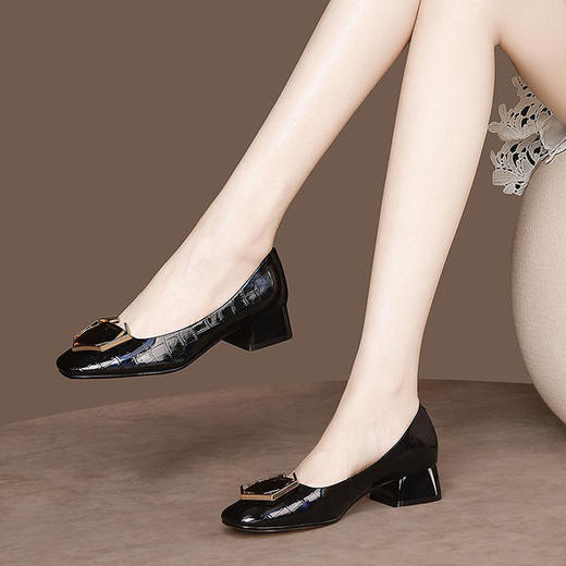 DRWM-10455秋季新款金属扣真皮浅口单鞋 商品图1