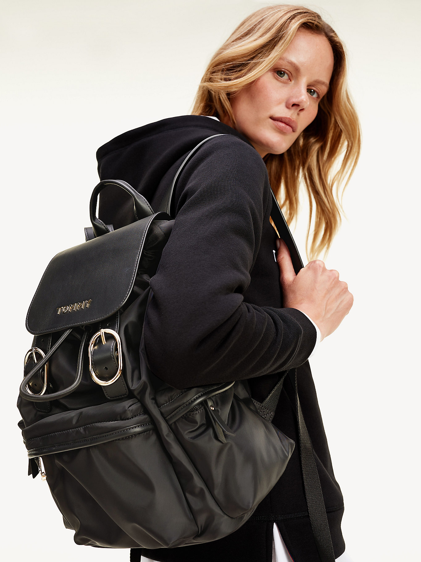 tommyhilfiger2020秋季新款时尚女款双肩包aw0aw08853