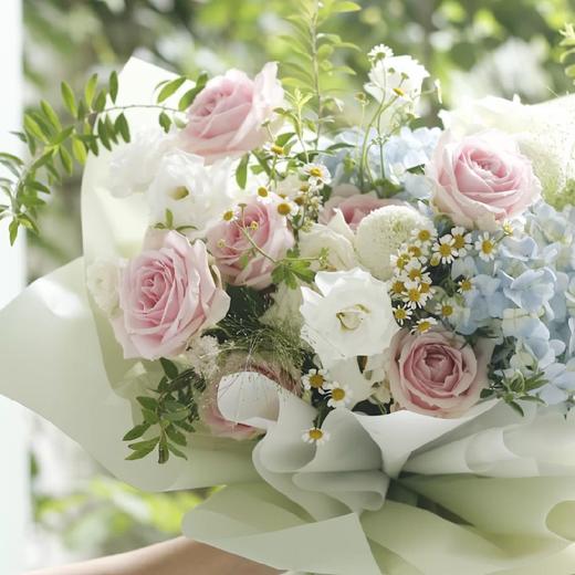 《不忘初心》绣球玫瑰混搭花束 商品图1