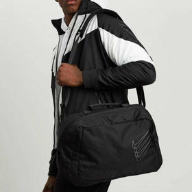 Nike 健身训练休闲斜挎包，出行方便，黑色百搭