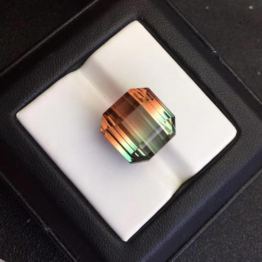 5*12mm,极美三色碧玺,颜色美艳分明,切工精湛,晶体无瑕,支持检测