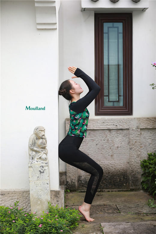 慕兰瑜伽服MOULLAND 拼接撞色长袖-黑/叶阴和高腰侧拼九分裤-黑/蕾丝 商品图0