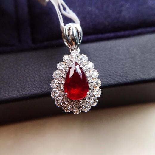 无烧红宝石吊坠天然无烧红宝石吊坠18k金镶嵌钻石主石1克拉钻石34颗总