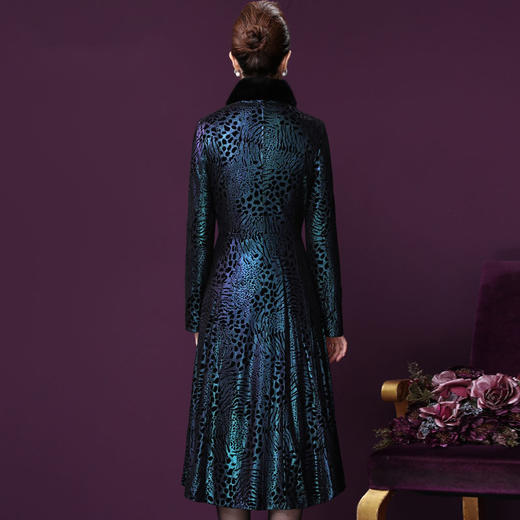 WXY-W-ME-19888W阔太太绵羊皮大衣女2020冬新款海宁真皮轻奢水貂毛领羽绒服 商品图2