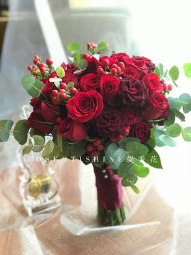 【手捧花001款】红玫瑰➕红豆➕黑丝绒